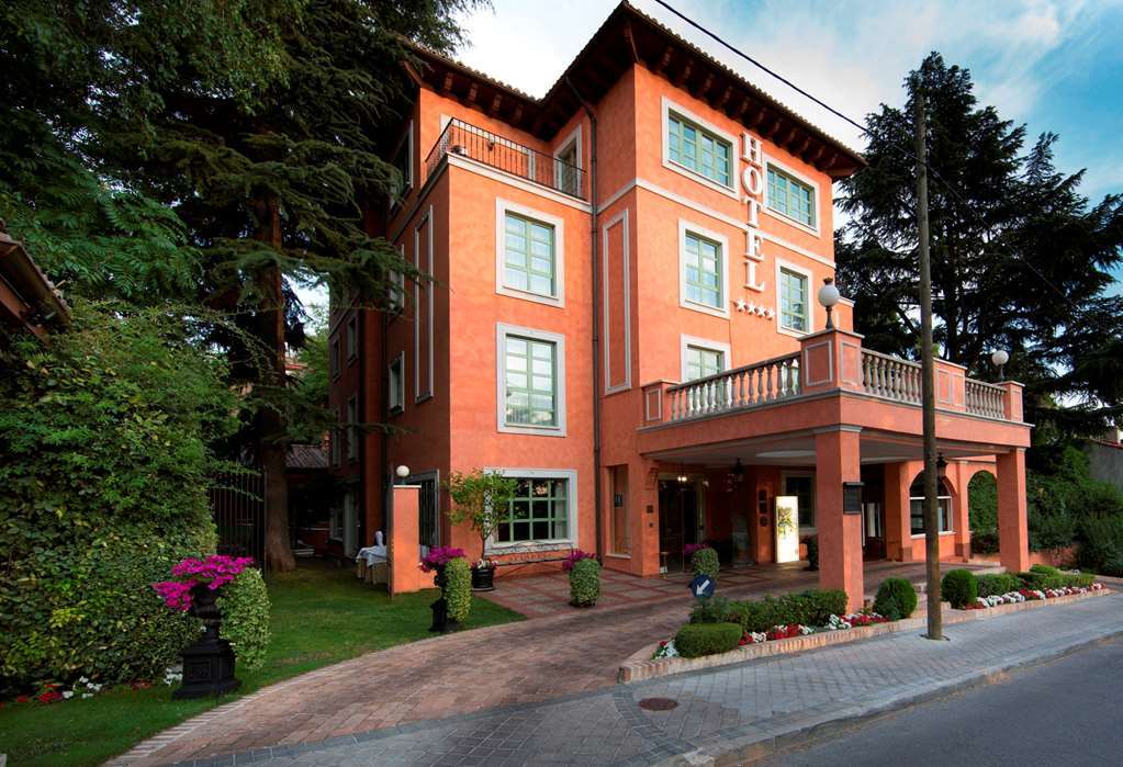 La Quinta De Los Cedros Madrid Bagian luar foto