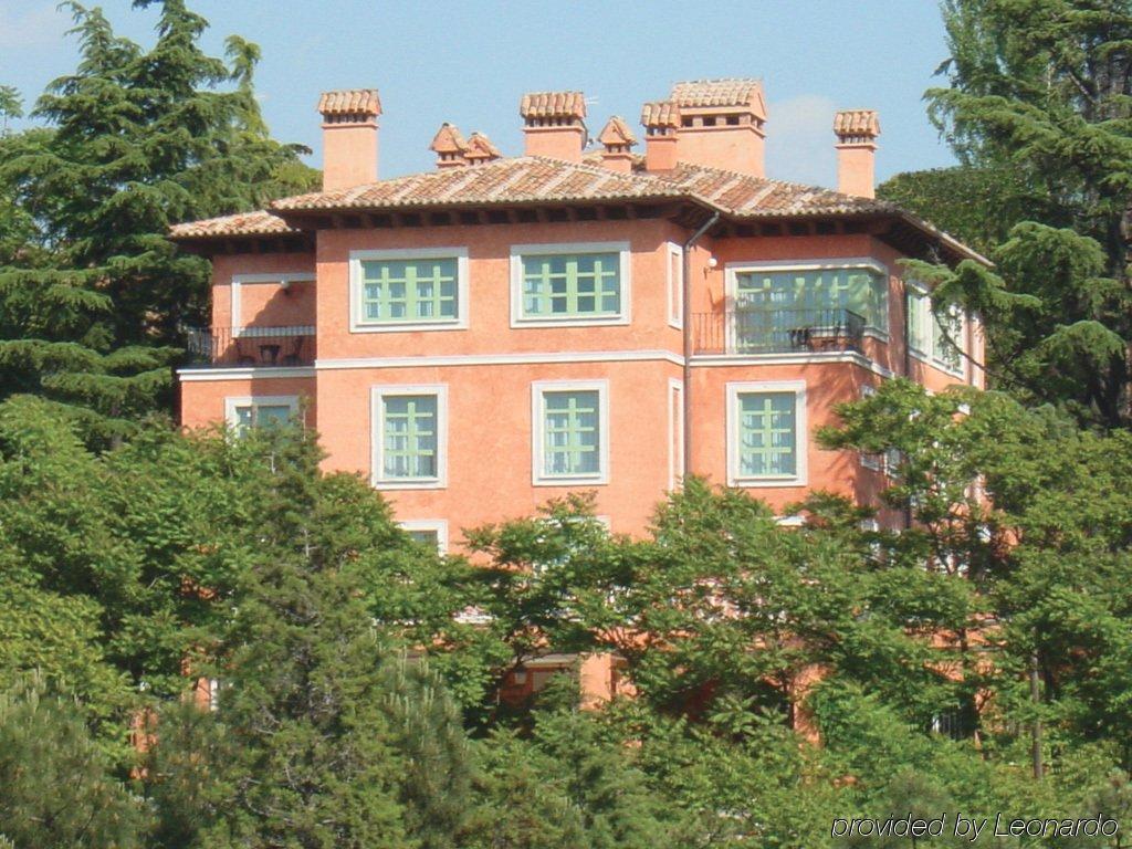 La Quinta De Los Cedros Madrid Bagian luar foto